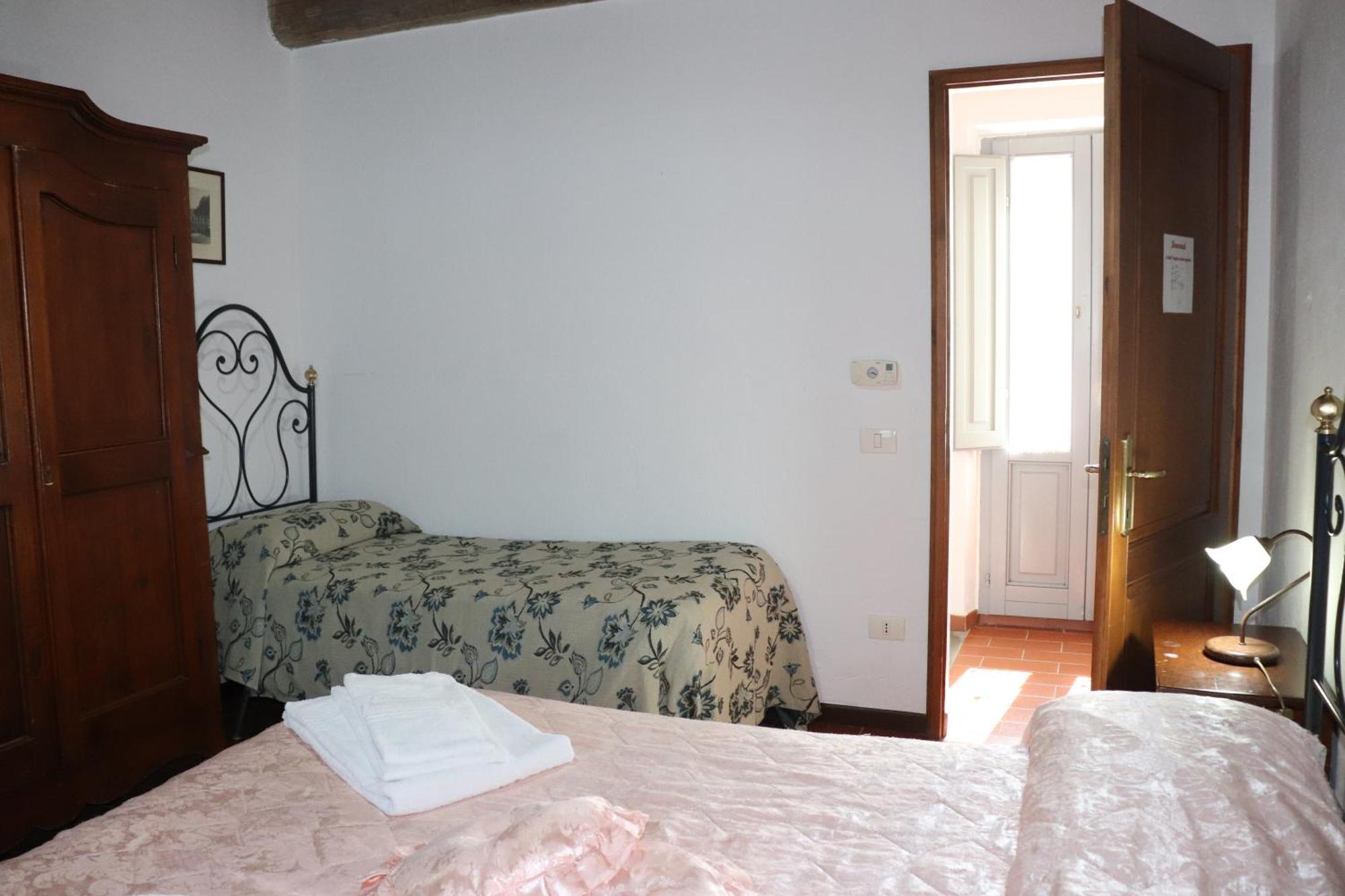 Badia Il Vingone Guest House ชิตตา ดิ กัสเตลโล ภายนอก รูปภาพ
