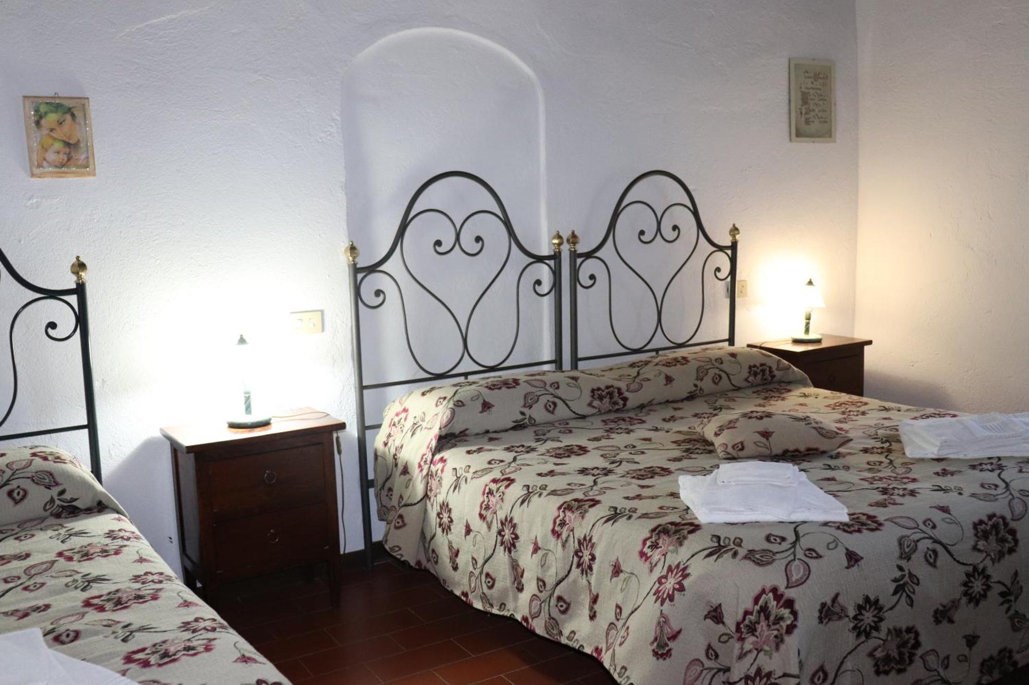 Badia Il Vingone Guest House ชิตตา ดิ กัสเตลโล ภายนอก รูปภาพ