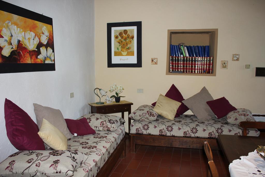 Badia Il Vingone Guest House ชิตตา ดิ กัสเตลโล ภายนอก รูปภาพ